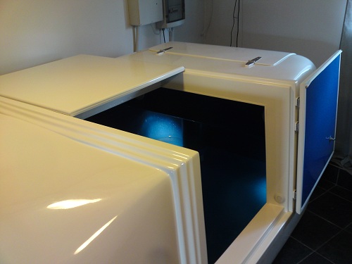 Open float tank